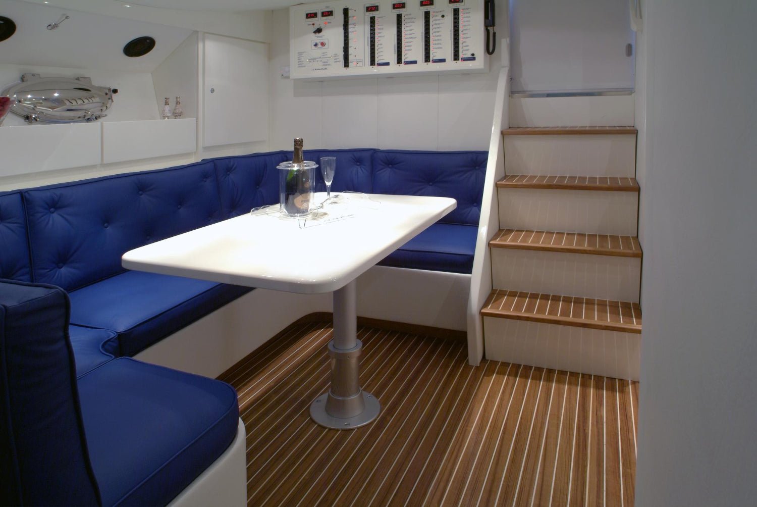 Should You Replace Your Pontoon Boat Table Top or Upgrade the Whole Setup - Docktail Bar