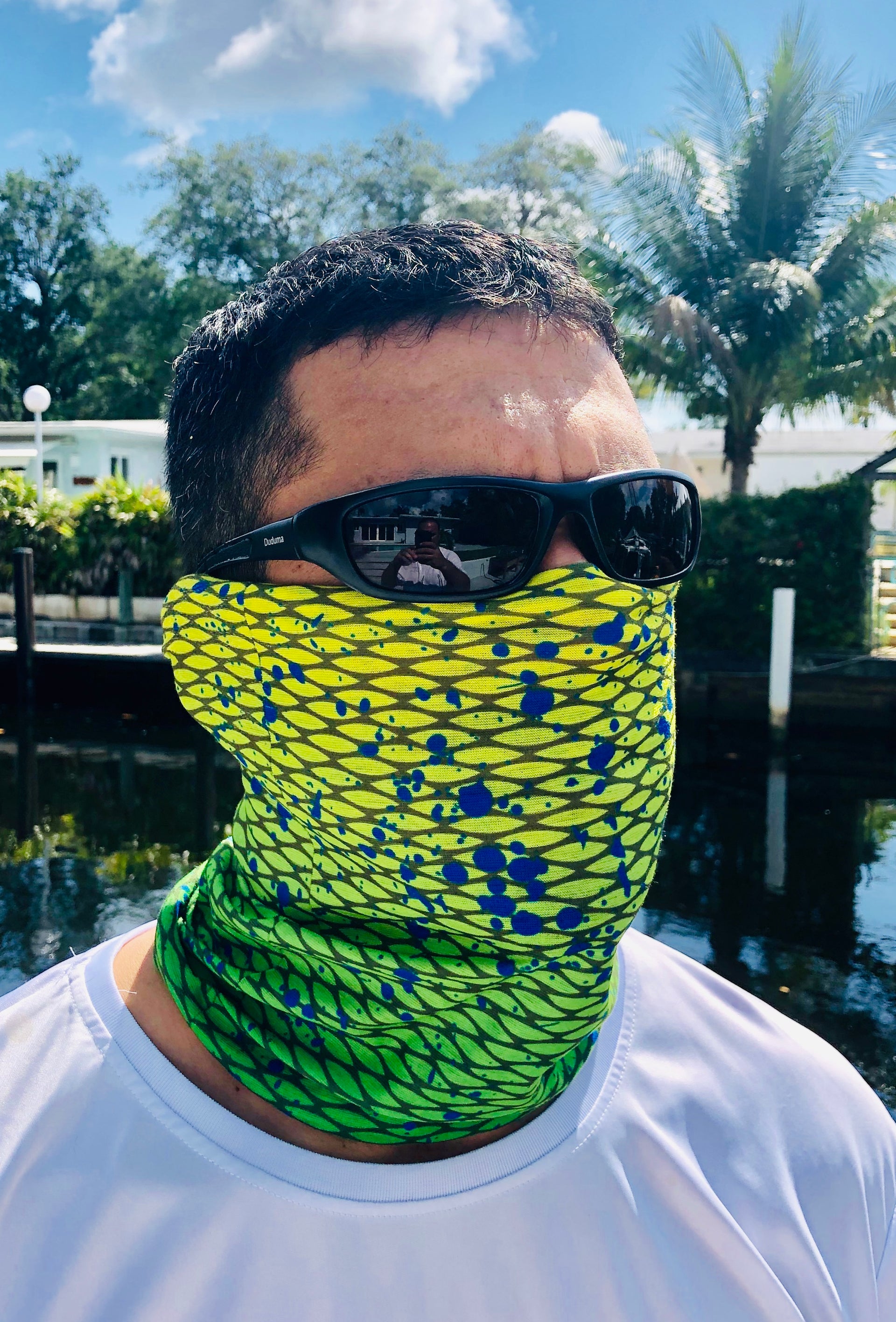præmedicinering Råd Der er behov for UV Fishing Face Mask Bandana - Mahi Print